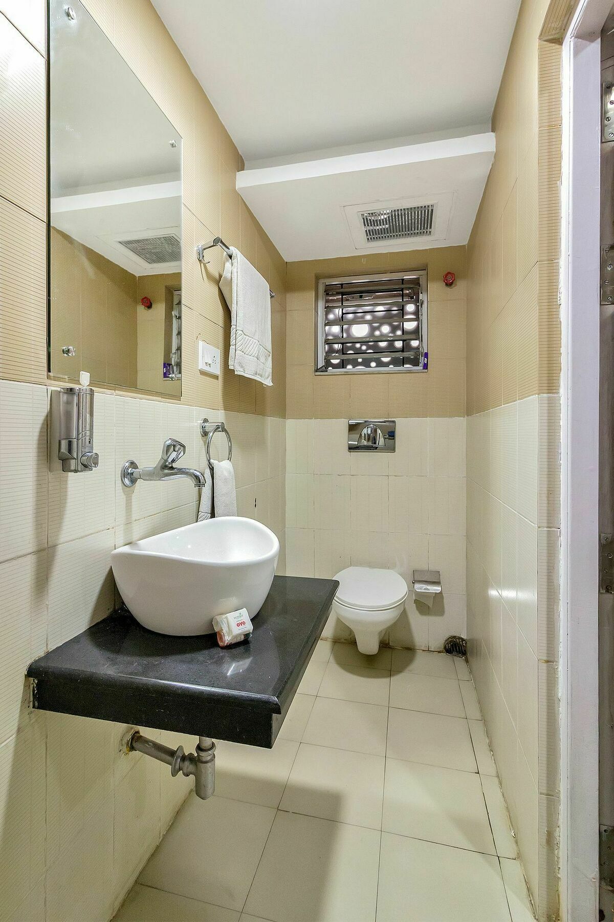Oyo 8504 Namans Inn Kolkata Ngoại thất bức ảnh